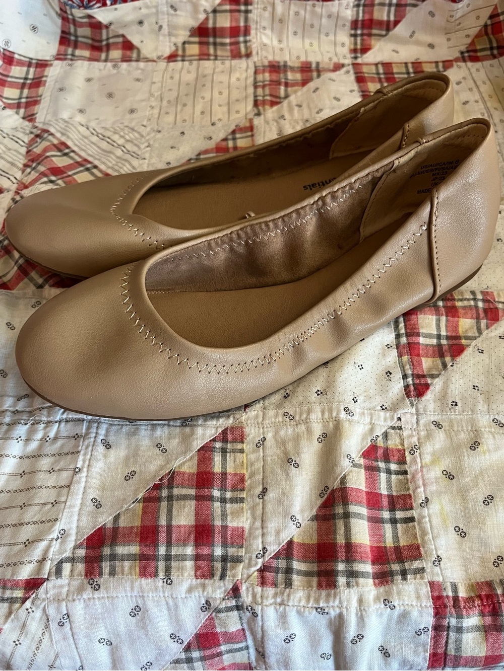 Amazon Essentials Tan Ballet Flats with Cushioned Insole